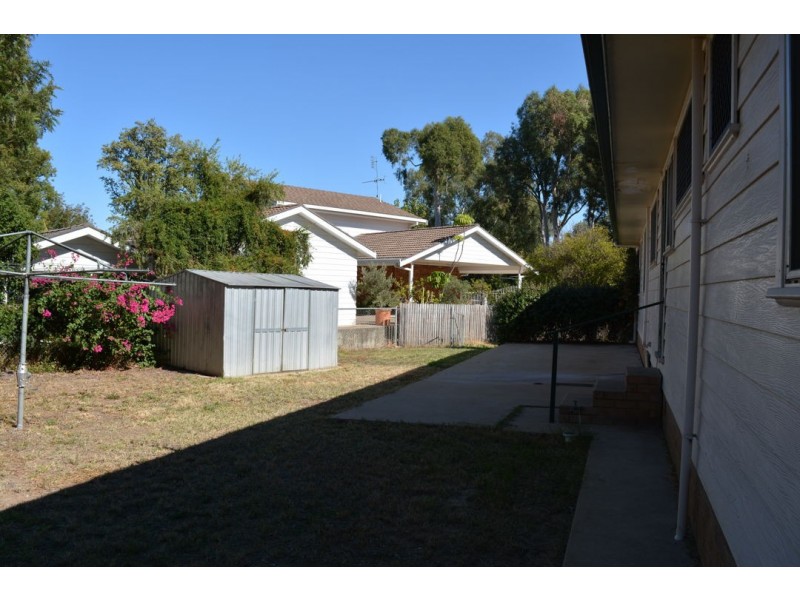 11 Hassell Street, Moree NSW 2400