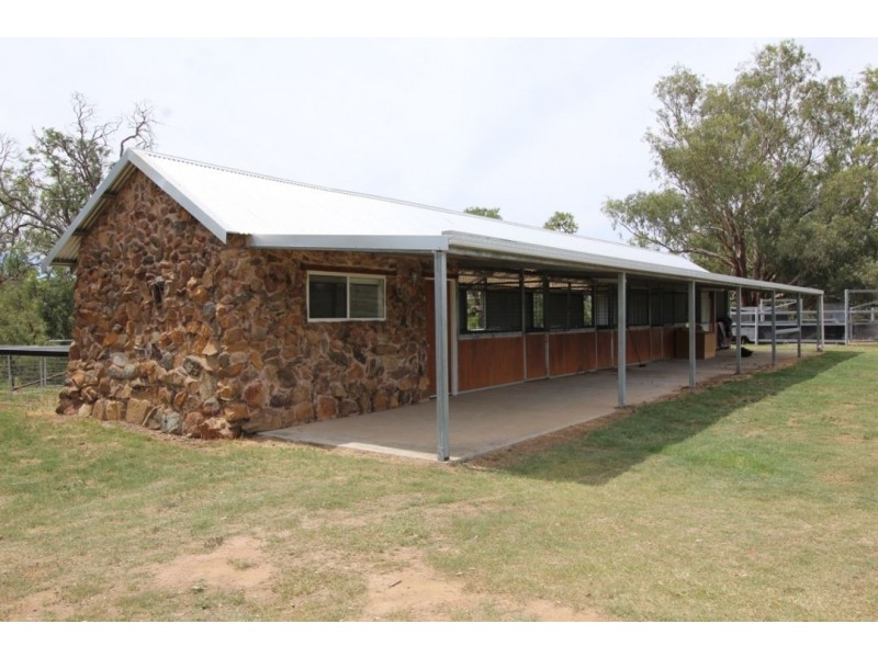 Roxburgh, 302 Caroda Road, Upper Horton NSW 2347
