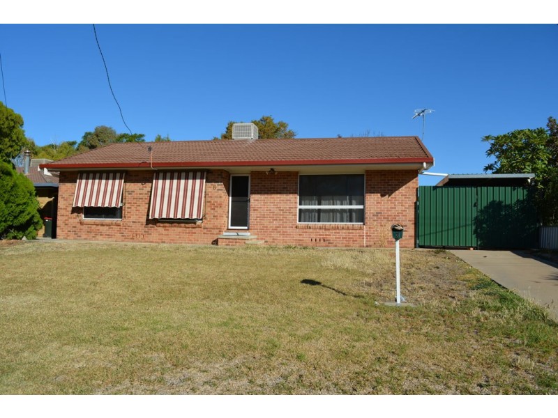 6 HELENSVALE AVENUE, Moree NSW 2400
