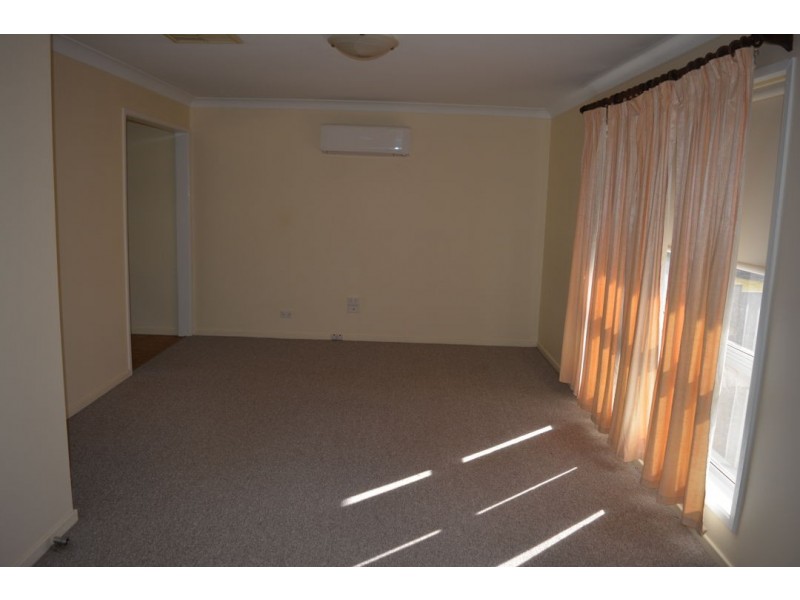 6 HELENSVALE AVENUE, Moree NSW 2400