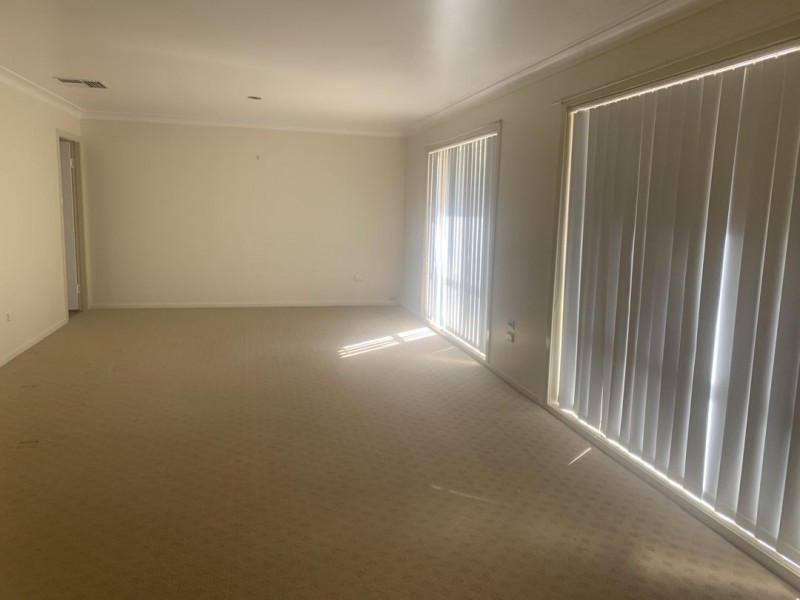 25 Maple Avenue, Moree NSW 2400