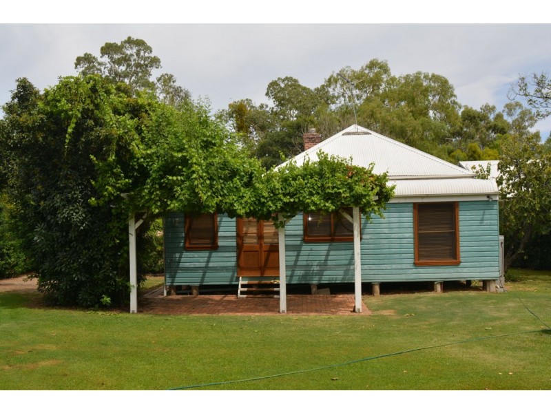 12 MERINDAH AVENUE, Moree NSW 2400