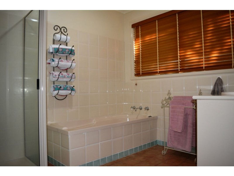 4 MERINDAH MEWS, Moree NSW 2400