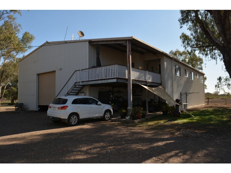 9 ROBERTSON AVENUE, Moree NSW 2400