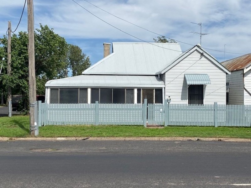 77 Edward Street, Moree NSW 2400