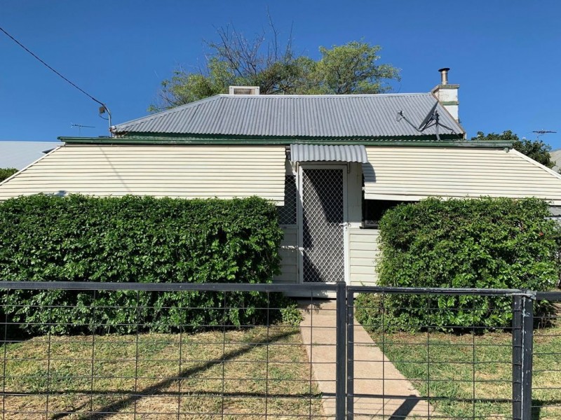 6 Chester Street, Moree NSW 2400