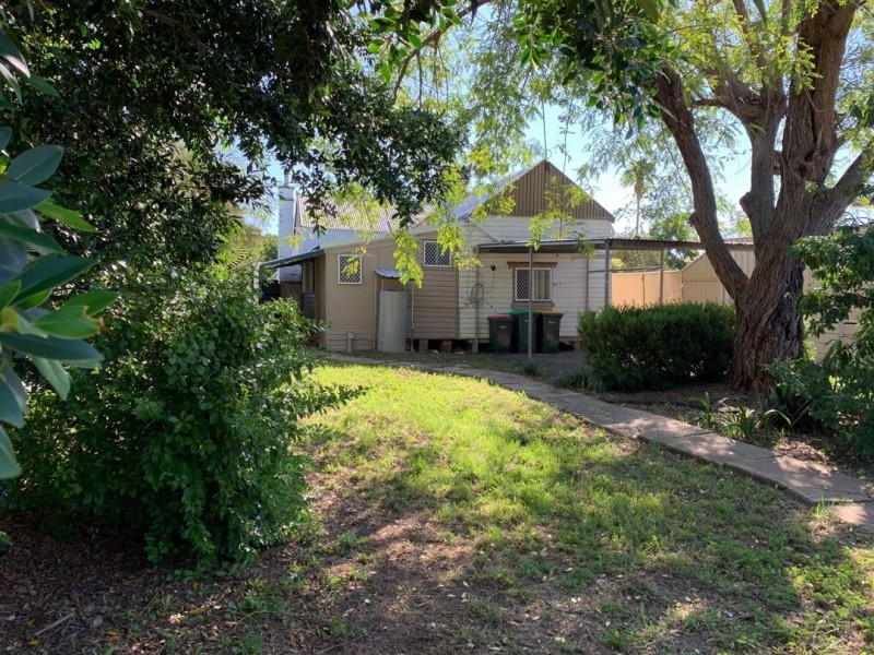 6 Chester Street, Moree NSW 2400