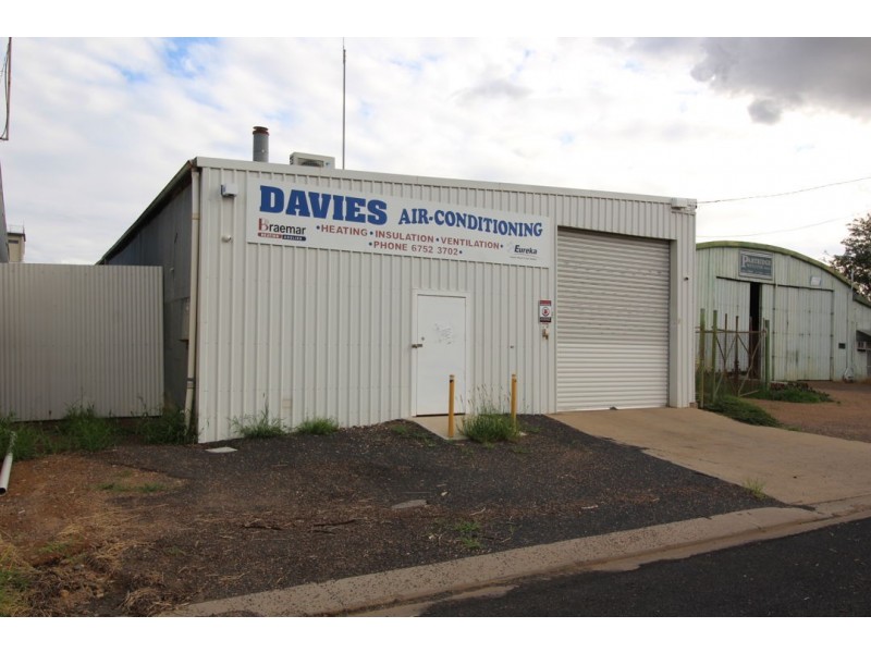 2 Thompson Avenue, Moree NSW 2400