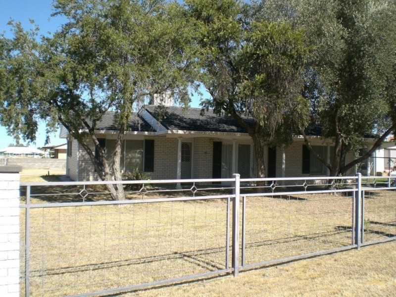 25 Wattle Crescent, Moree NSW 2400