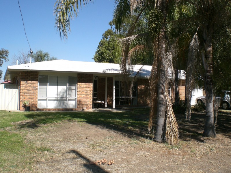 25 Maple Avenue, Moree NSW 2400