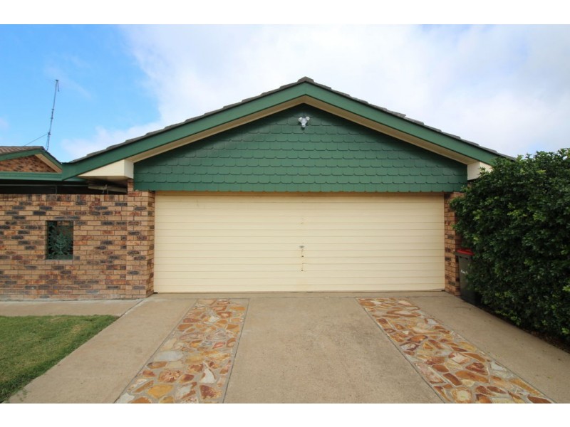 1 Maple Avenue, Moree NSW 2400