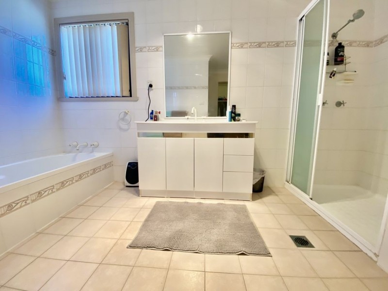 4 BOLWARRA EST, Moree NSW 2400