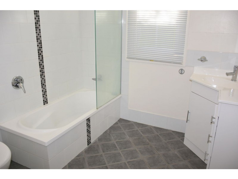 11 Frome Street, Moree NSW 2400