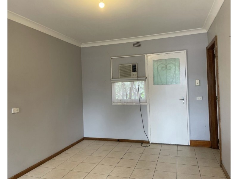 1/2 Matrix Street, Lightning Ridge NSW 2834