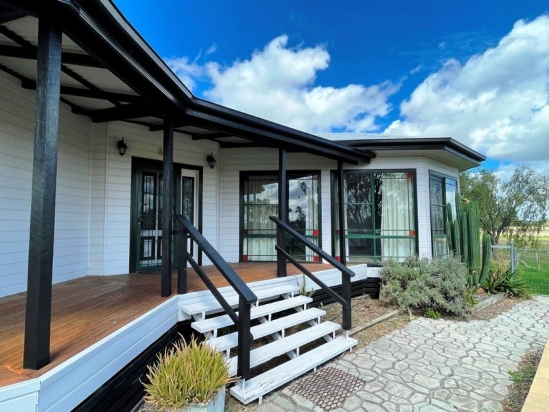 52 Chinamans Lane, Moree NSW 2400