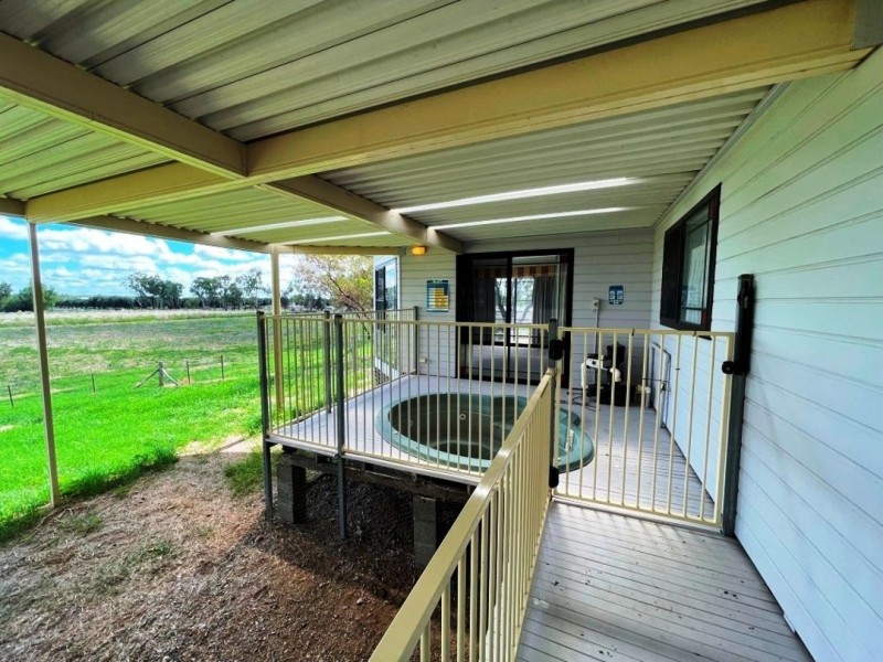 52 Chinamans Lane, Moree NSW 2400
