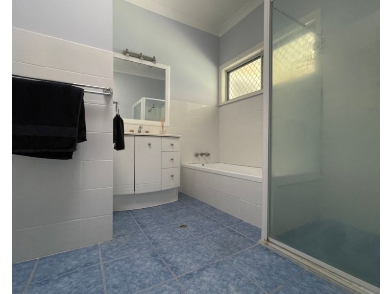 77 Albert Street, Moree NSW 2400