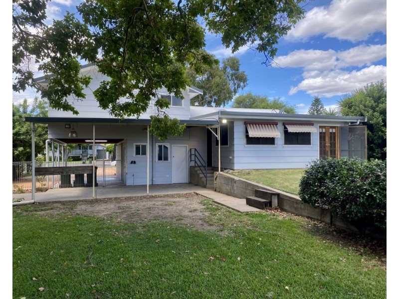7 Lucksall Street, Moree NSW 2400