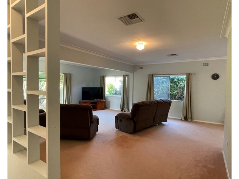 77 Albert St, Moree NSW 2400