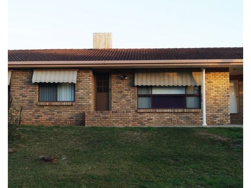 35 Kamilaroi Drive, Moree NSW 2400