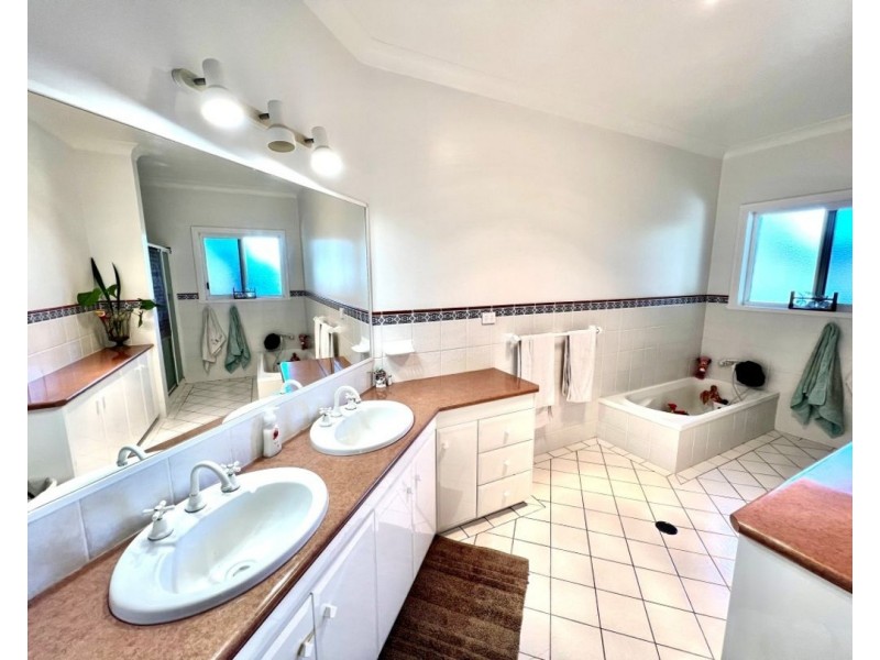 4 Melaleuca Close, Moree NSW 2400