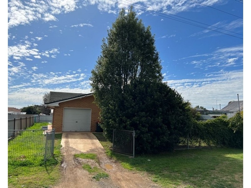 27 Adelaide Street, Moree NSW 2400