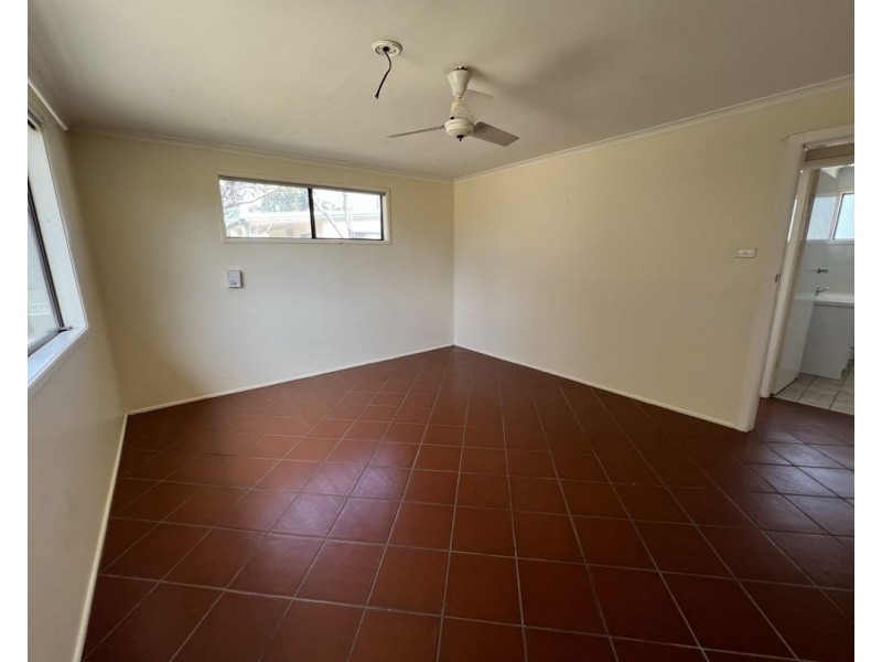 10 Butterfly Avenue, Lightning Ridge NSW 2834