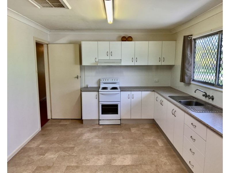 11 Hassell St, Moree NSW 2400