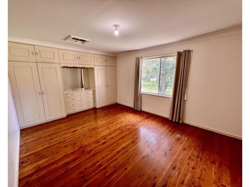 11 Hassell St, Moree NSW 2400