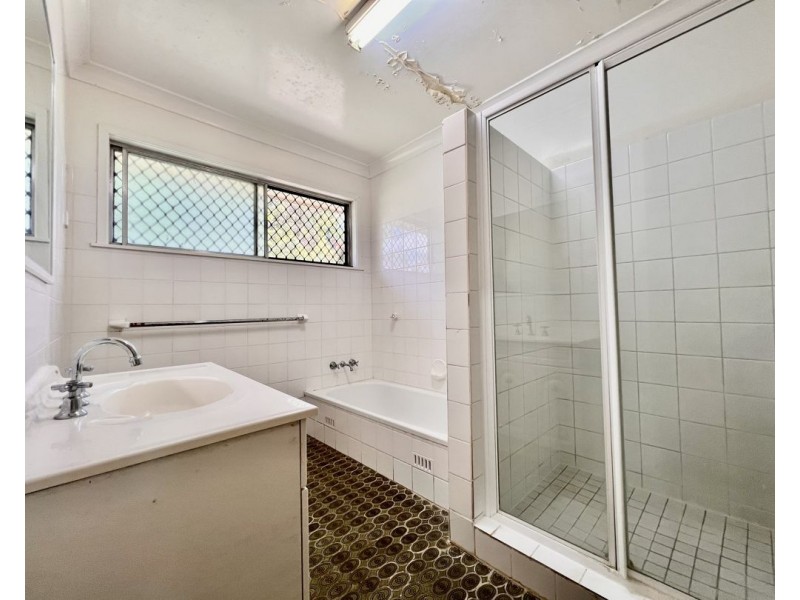 11 Hassell St, Moree NSW 2400