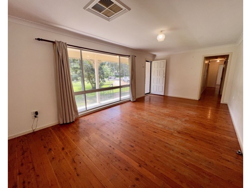 11 Hassell St, Moree NSW 2400