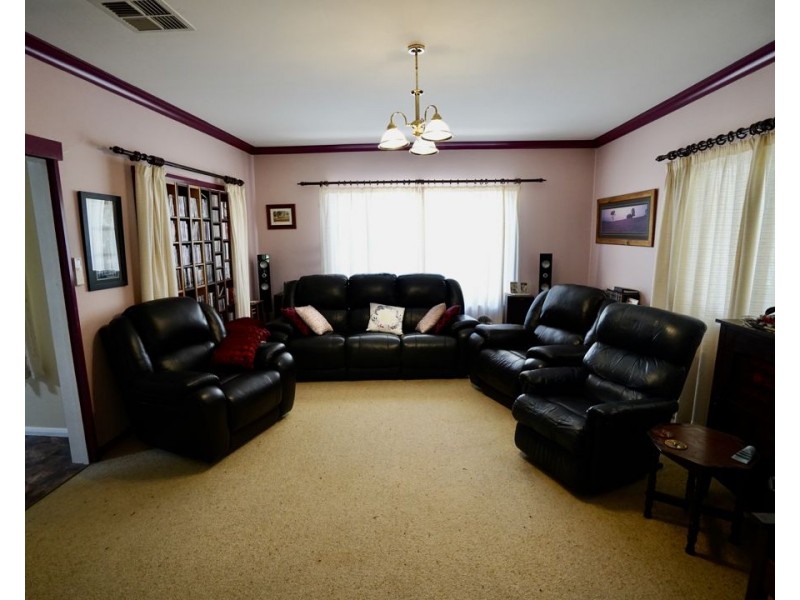 9 Tirzah Street, Moree NSW 2400
