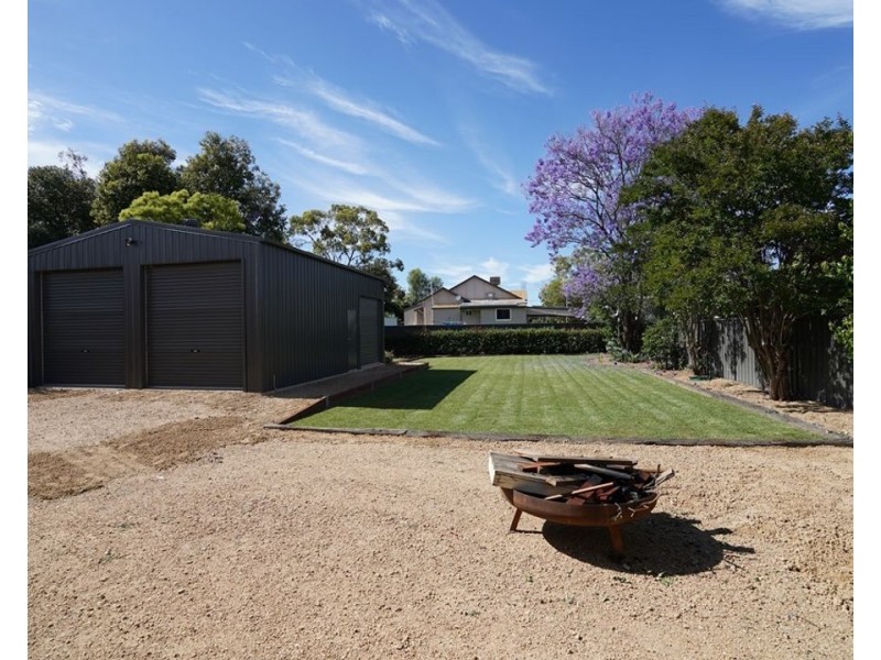 32 Iris Street, Moree NSW 2400
