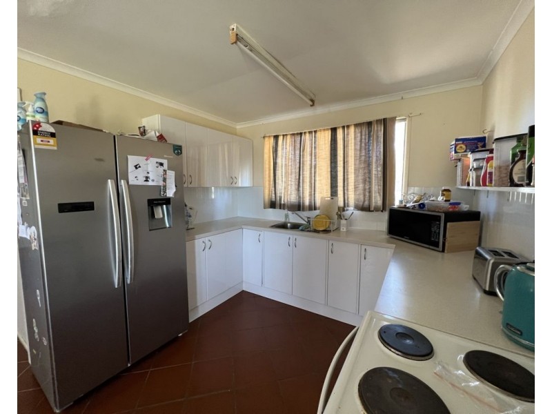 10 Butterfly Avenue, Lightning Ridge NSW 2834