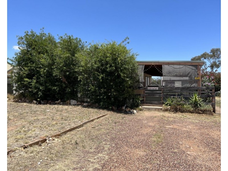27 Fantasia Street, Lightning Ridge NSW 2834