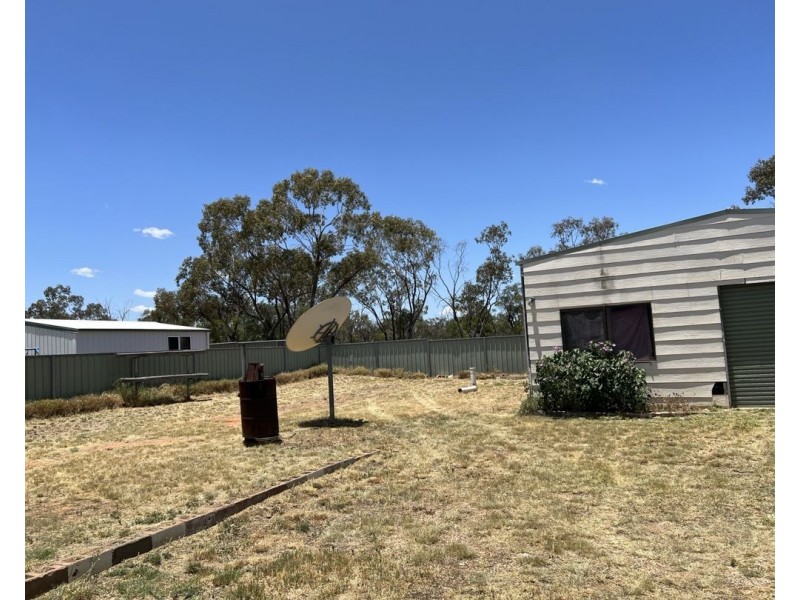 27 Fantasia Street, Lightning Ridge NSW 2834