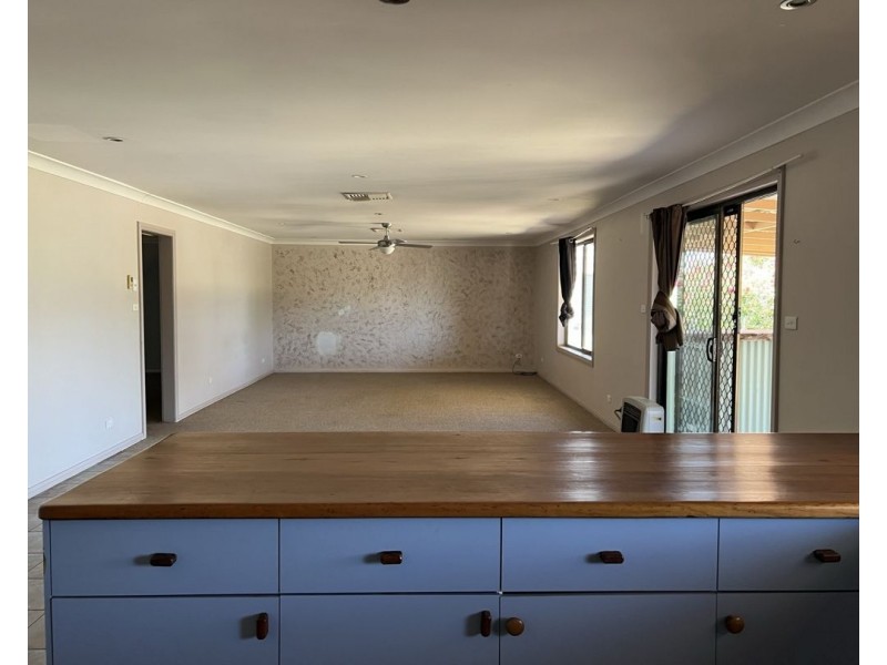 27 Fantasia Street, Lightning Ridge NSW 2834