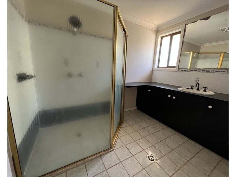 27 Fantasia Street, Lightning Ridge NSW 2834