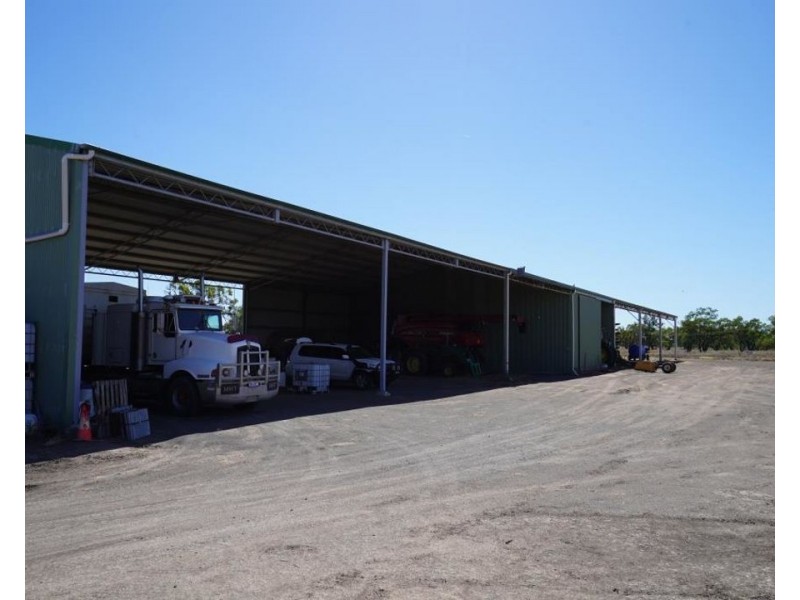 “NUNKERI” & “LOCH LOMOND”, Walgett NSW 2832