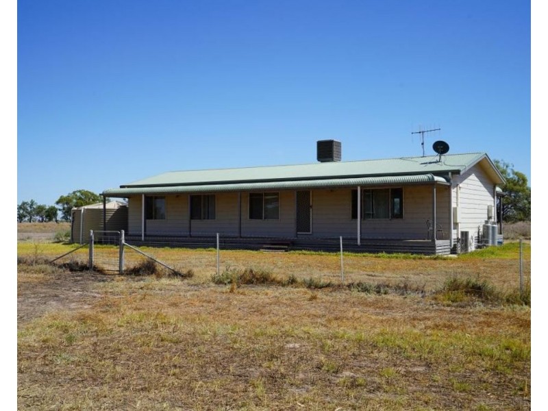 “NUNKERI” & “LOCH LOMOND”, Walgett NSW 2832