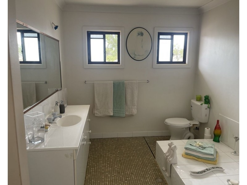 Newtown Fields, Lightning Ridge NSW 2834