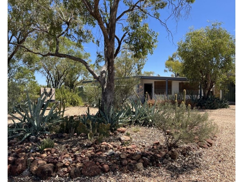 3 Aerodrome Road, Lightning Ridge NSW 2834