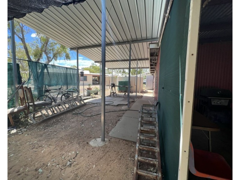 3 Aerodrome Road, Lightning Ridge NSW 2834