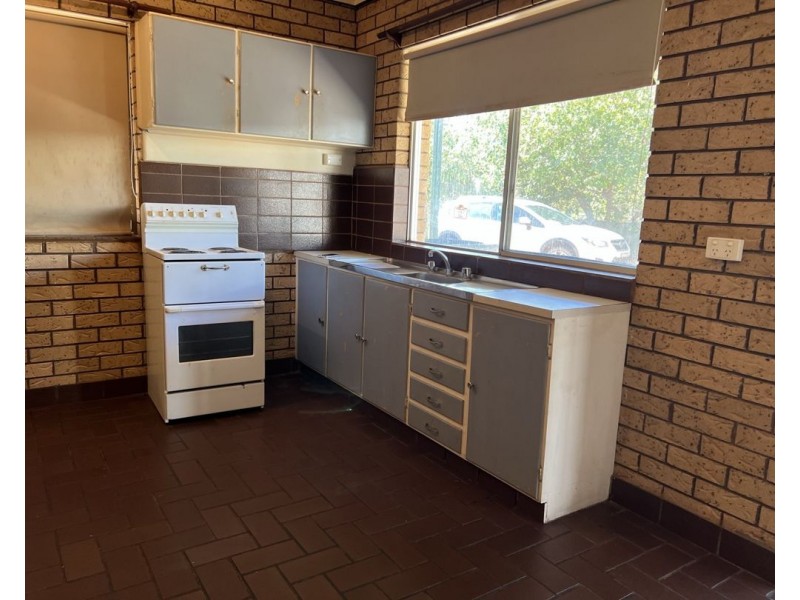 2/48 Butterfly Avenue, Lightning Ridge NSW 2834