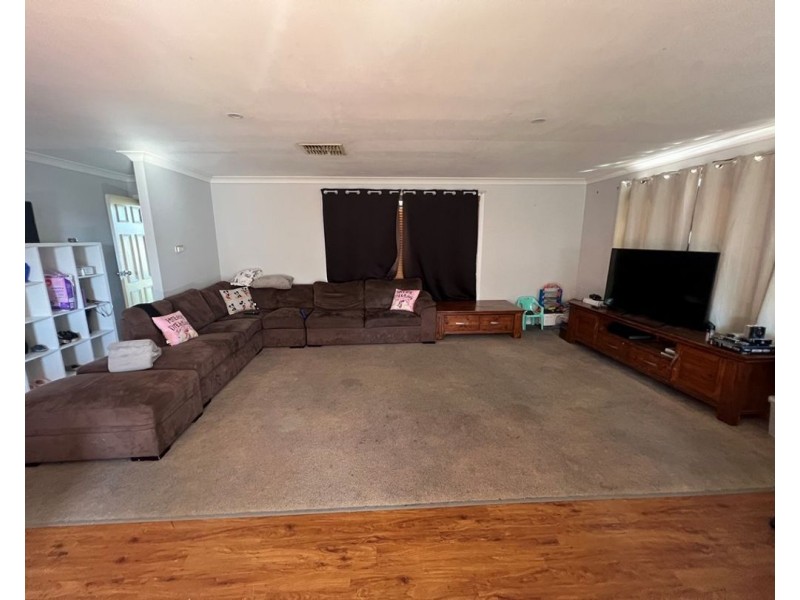 11 Bohenia Crescent, Moree NSW 2400