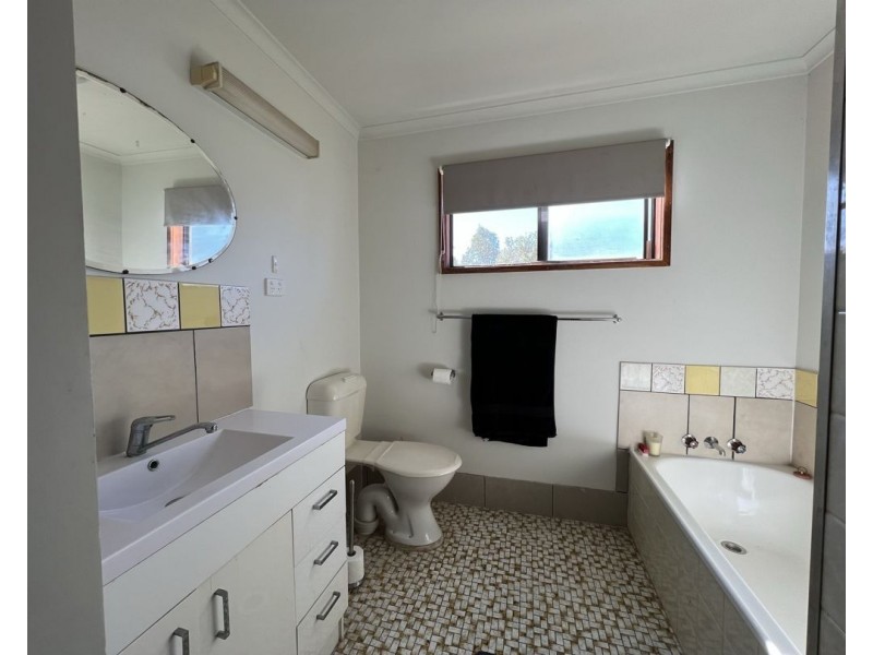 26 Butterfly Avenue, Lightning Ridge NSW 2834