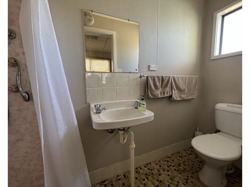 26 Butterfly Avenue, Lightning Ridge NSW 2834