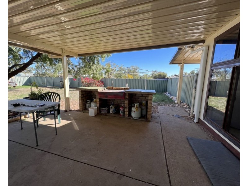 26 Butterfly Avenue, Lightning Ridge NSW 2834