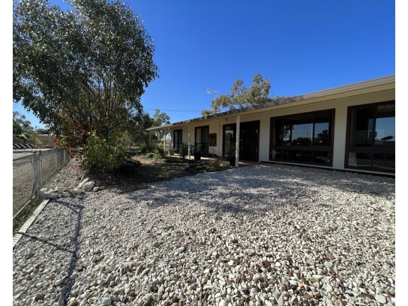 26 Butterfly Avenue, Lightning Ridge NSW 2834