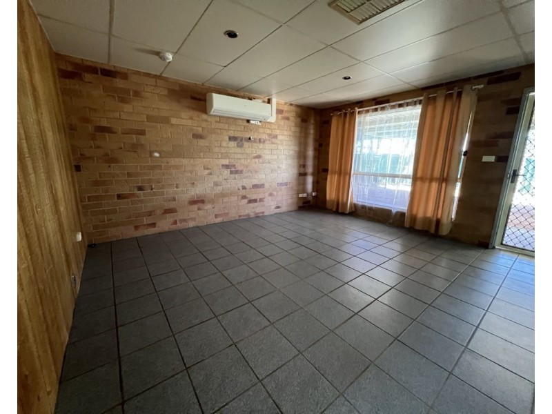 2/19 Potch Street, Lightning Ridge NSW 2834